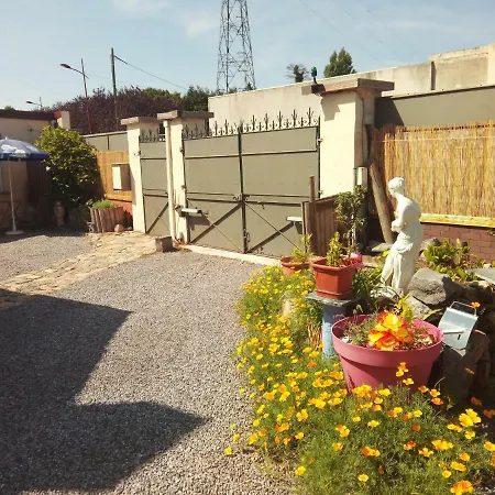 Studio Neuf Tout Confort Tres Calme Appartement *